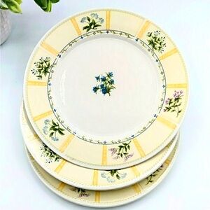 🍭HP! 4 Flowered Bouquet 7.5" plates. Lynns Fine China "Claryssa"